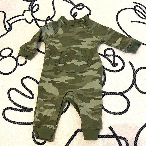 Gap camo one piece - Picture 1 of 2